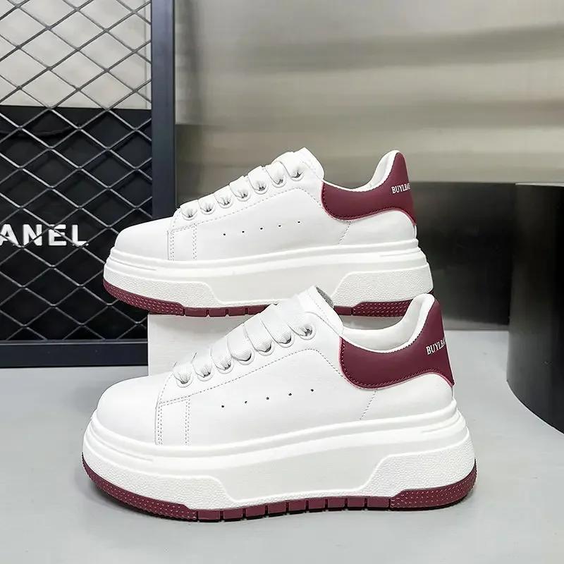 

Мода 2025 Весна Новые Женские Универсальные Повседневные Кожаные Маффины Обувь для Скейтборда Одинарная Обувь Платформа Белая Обувь 35 красный