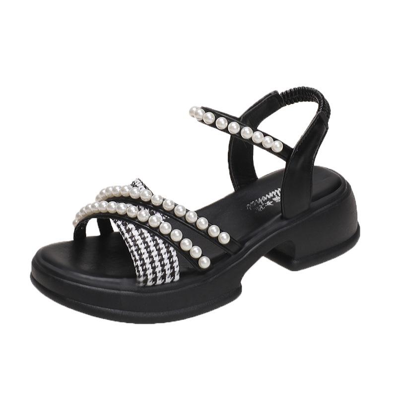 Xiaoxiangfeng pearl sandals women's summer new niche dissolving thick-soled wide fat feet sports beach Roman shoes