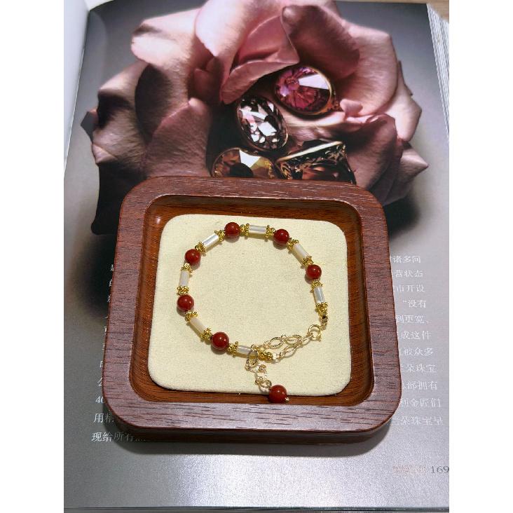 

Yuguyao Original Design Shell Barrel Bead Southern Red Agate Bracelet for Women, Elegant and Luxurious, Niche Accessory for Best Friends 【Yuguyao】