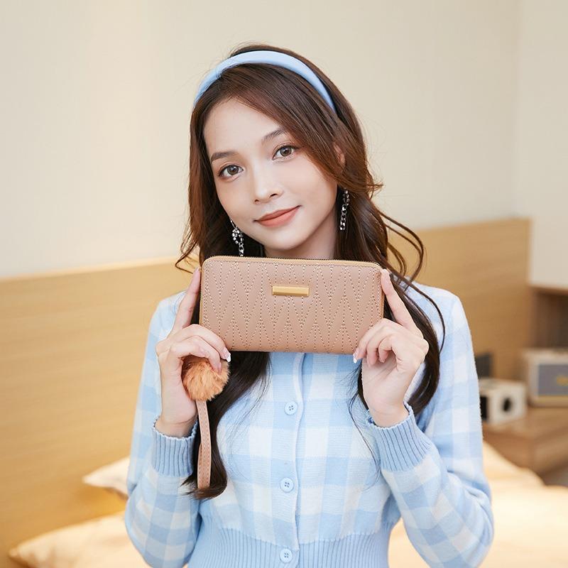 Women's long wallet, new rhombus embroidered iron sheet fluffy decorative change bag, casual simple clutch bag