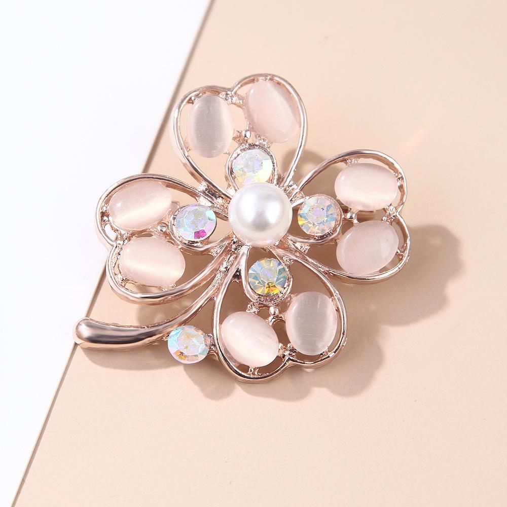 Fashion Colour Preservation Rose Gold Cat's Eye Stone Four-leaf Clover Rhinestone Pearl Brooch Pin Women's Clothing Accessories