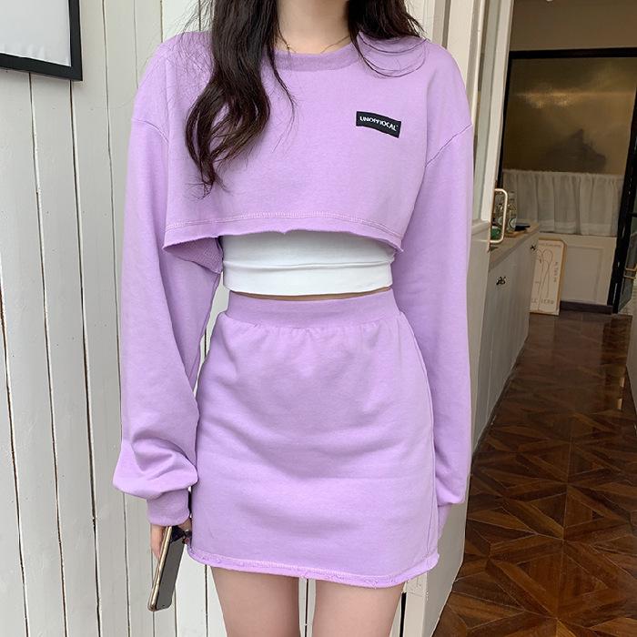 

Модный женский комплект из свитера с длинным рукавом и шорт M