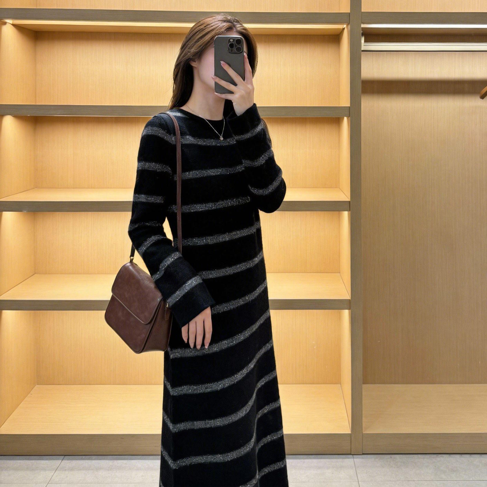Women s French Hepburn Color Block Striped Knit Dress - Round Neck, Relaxed Fit, Long Skirt, Spring/Autumn Sweater. Medium чёрный