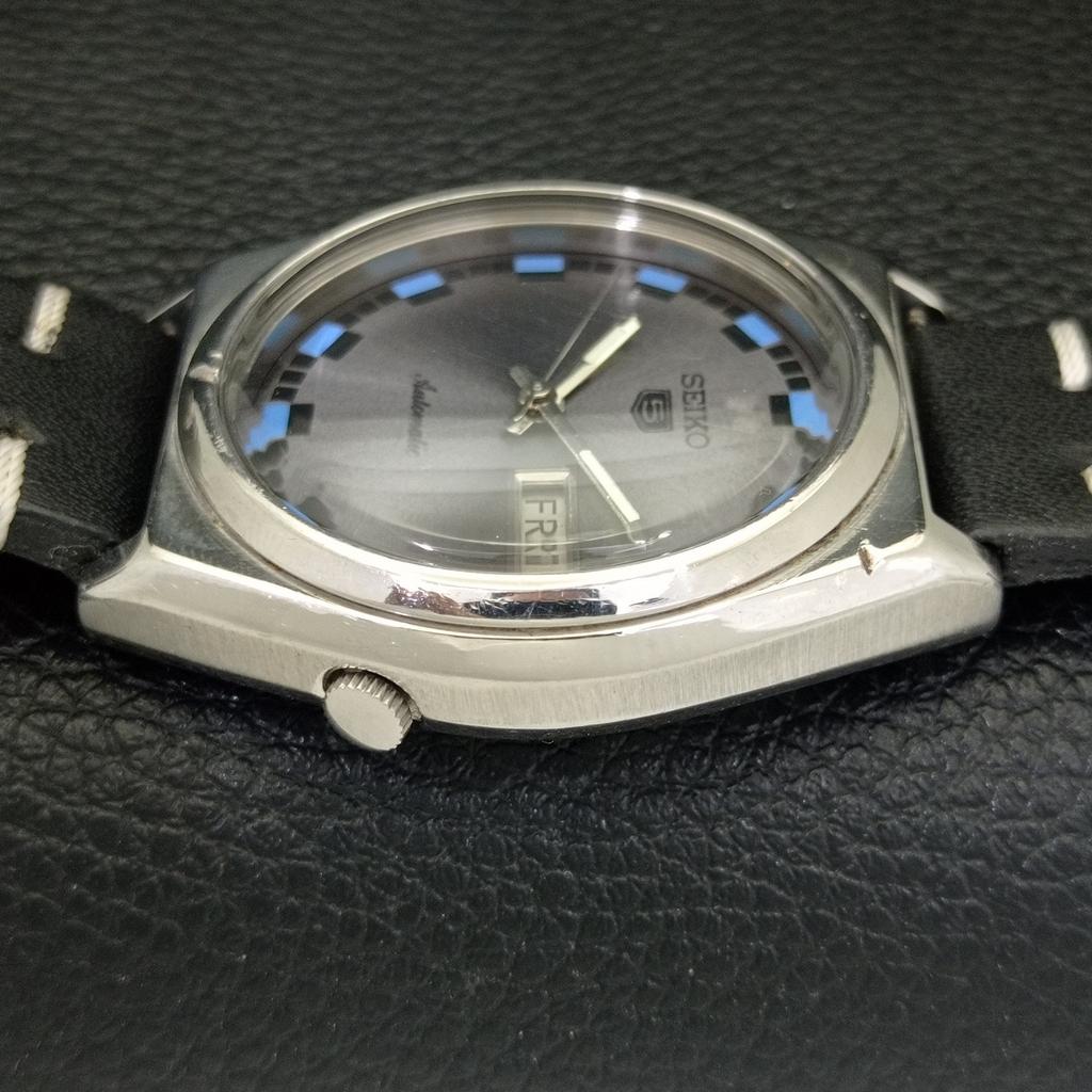 SEIKO 5 AUTOMATIC JAPAN 7009A MENS VINTAGE GREY COLOR DIAL WATCH a701305-5
