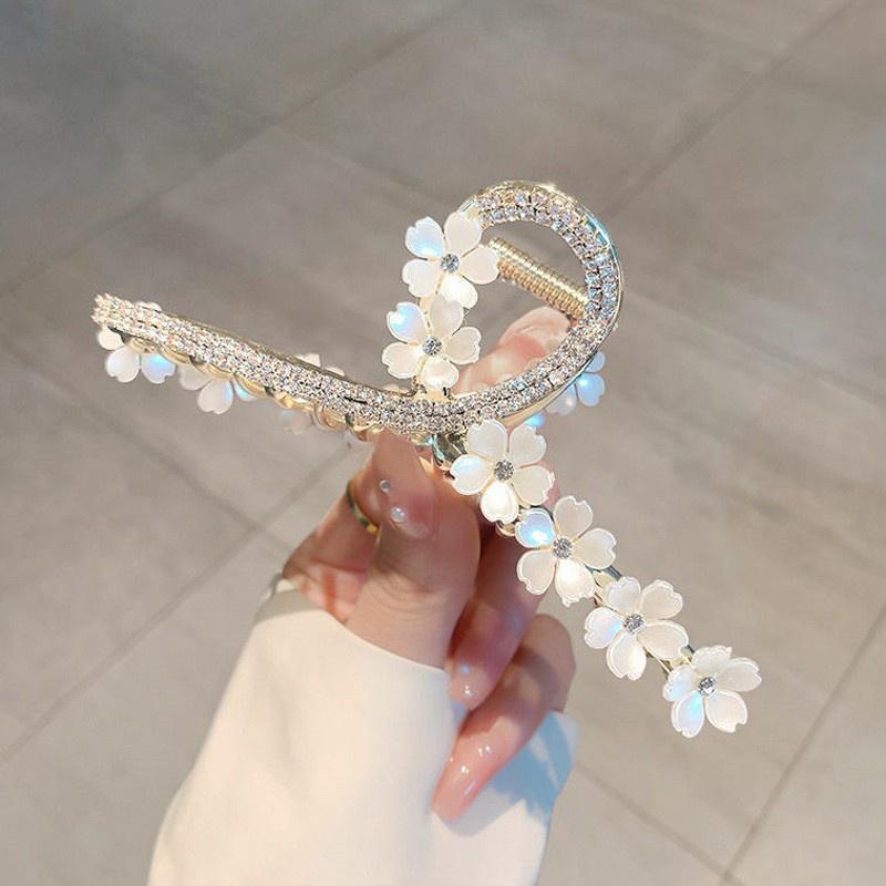 

Pearl Tassel Hair Claw For Women Girls Elegant Ponytail Hair Clip Hair Accessories Exquisite Shark Clip Gifts
