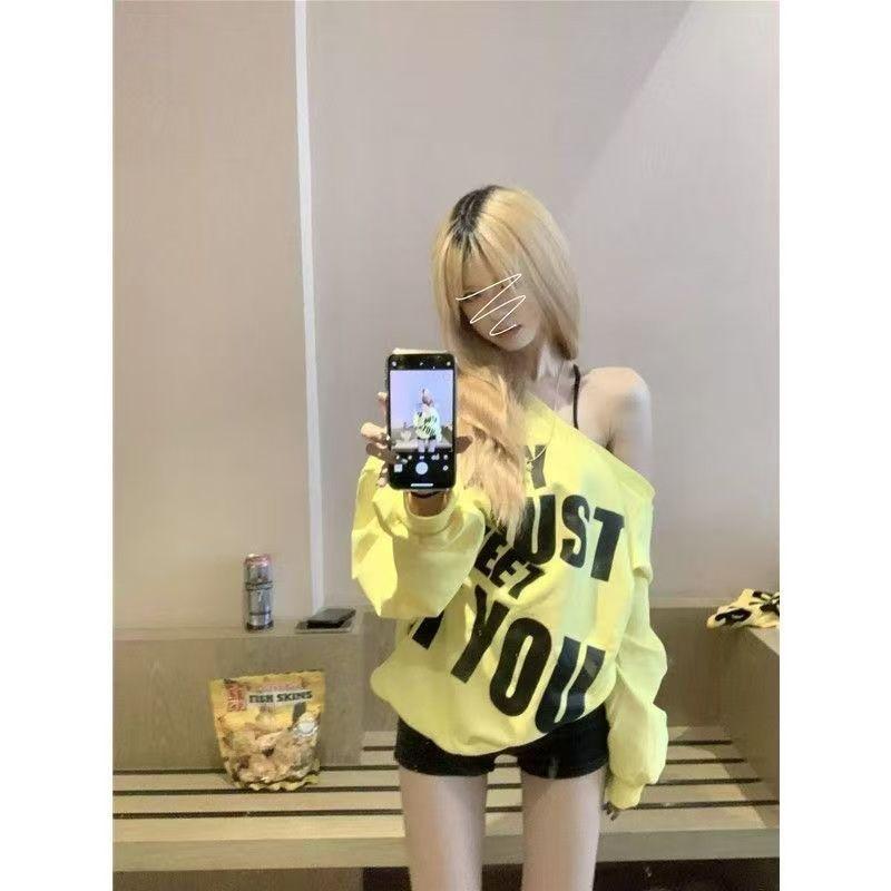 Women Oversize Fleece Lined Off Shoulder Vintage Print Sweatshirt