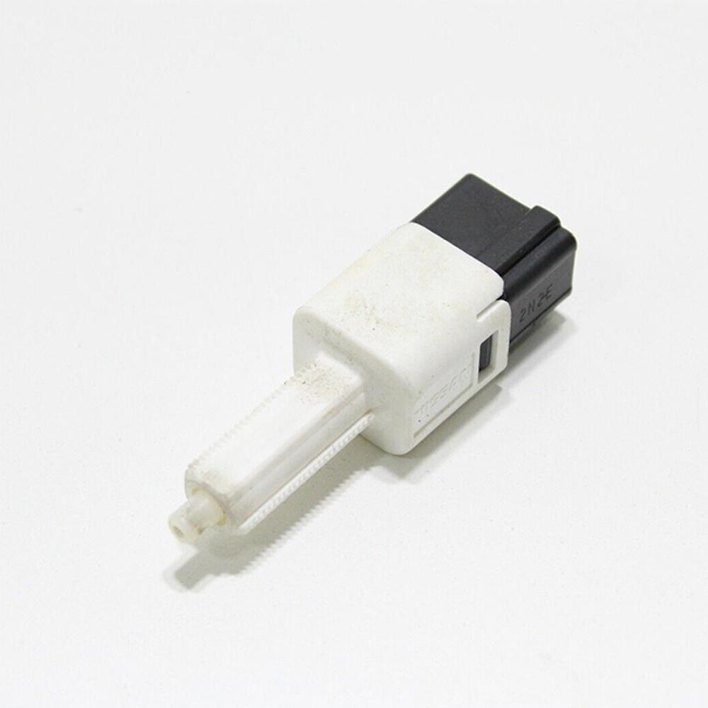 F85CS23 Front Left Brake Light Stop Lamp Switch For Nissan