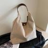 Lazy Style Retro Shoulder Bag: Large Capacity Versatile Casual Commuter Tote for Women