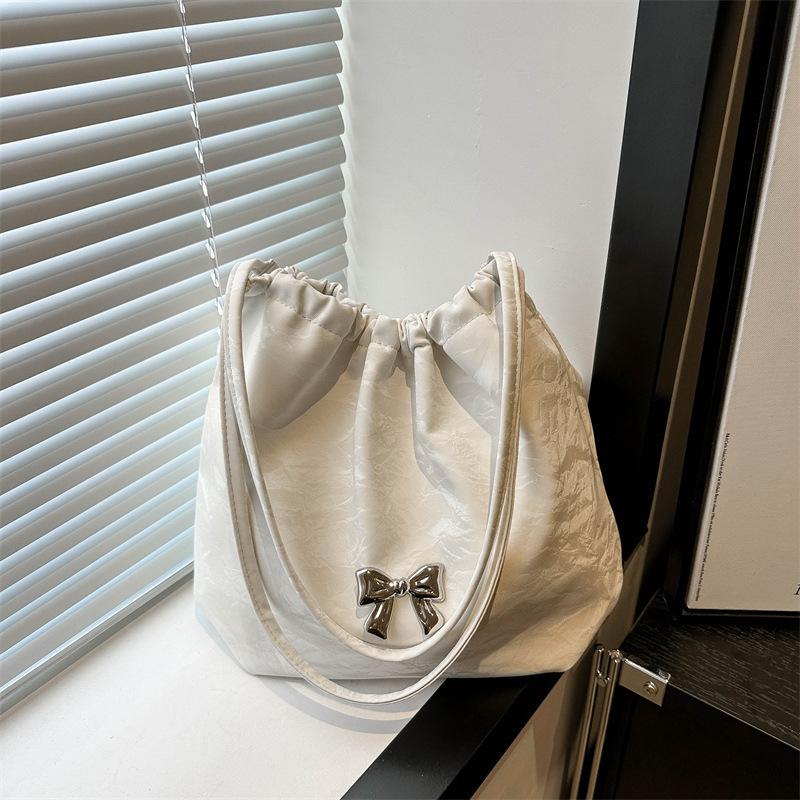 Trendy Butterfly Shoulder Bag with Bucket Handle Design