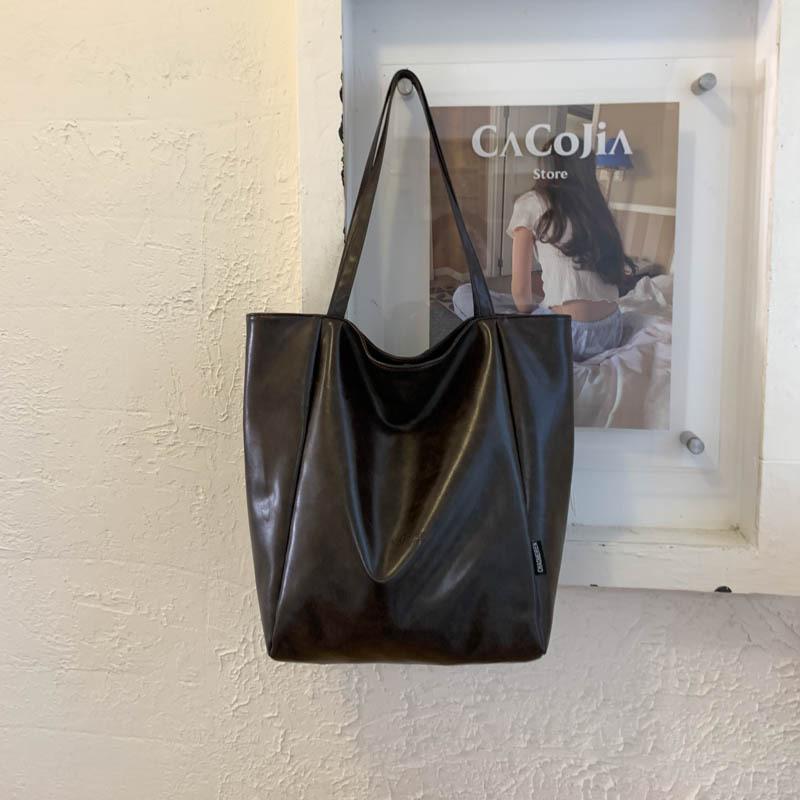 Large Capacity Bag Women's Retro Autumn New Simple Shoulder Bag Casual Commuter Tote Bag Women's Bag