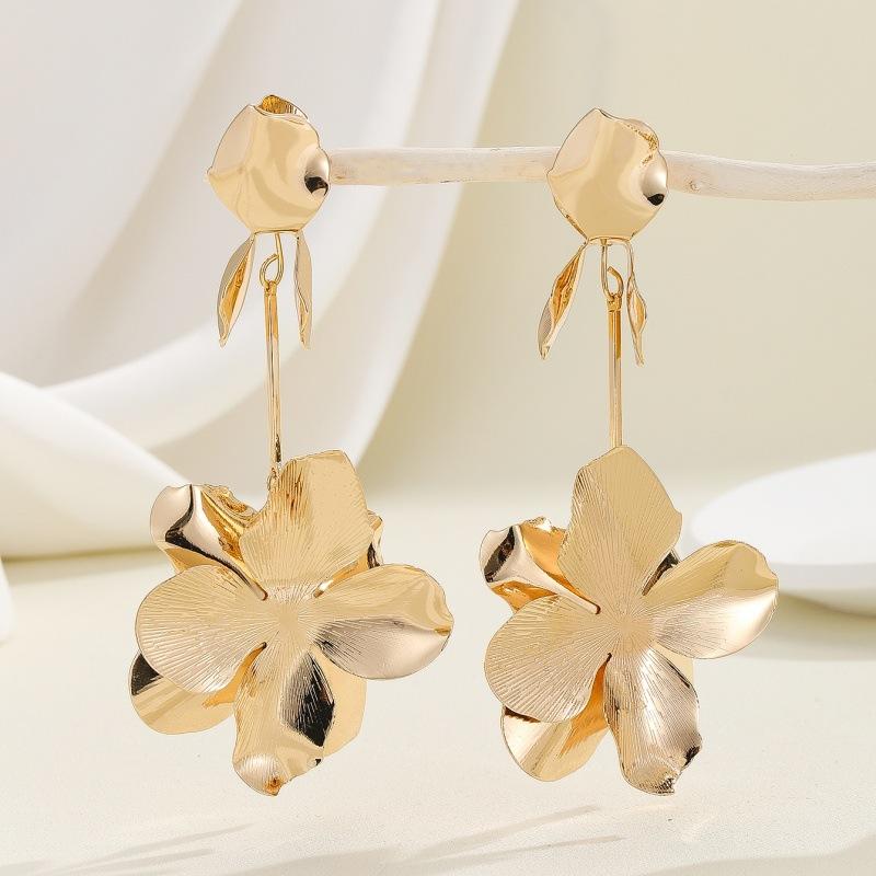 European and American jewelry electroplated gold three-dimensional flower earrings women's long style personalized fashion design earrings earrings