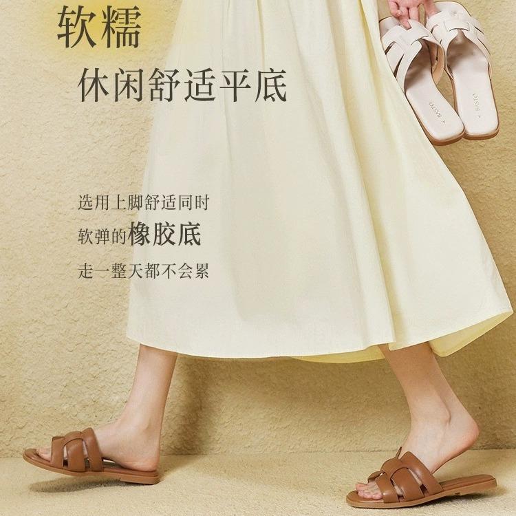 2025 new soft leather soft-soled summer flat-bottomed slippers women's summer fashion outer wear summer one-word drag hot wind women's shoes