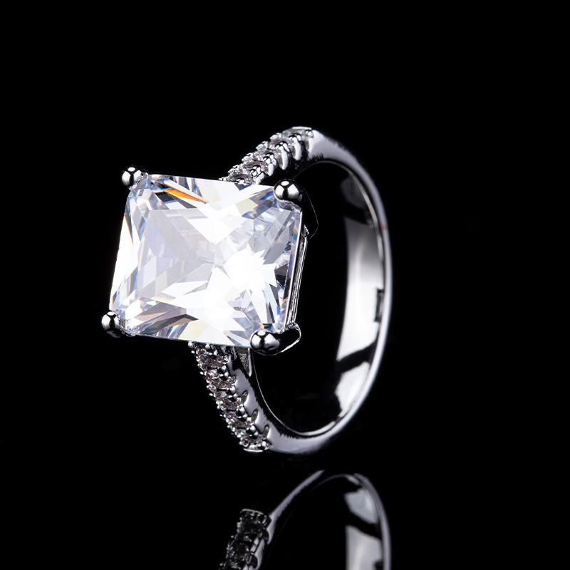 Bright Super Flash Rectangular Ring Elegant Simulation Diamond Ring Exquisite Women'S Wedding Diamond Ring Jewelry