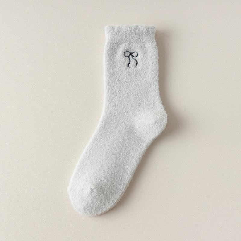 Kawaii Nœud Papillon Style Ballet Épaissir Velours Corail Sol Mignon Chaussettes Peluche Hiver Maison Sommeil Thermique Couleur Unie Mi-mollet