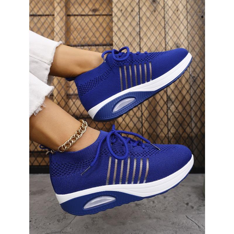 New Summer Casual Sports Shoes 2025 Fly Knit Women's Thick Sole Heightened Lightweight Plus Size Women's Shoes