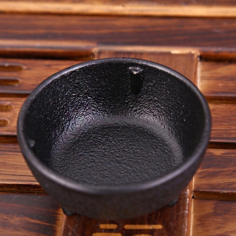 Traditional undulating Outline Durable Iron scent Stand Great For Relaxation And Presentation