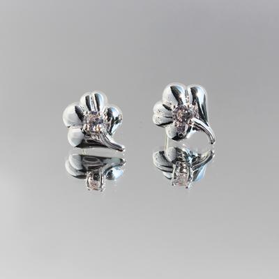 Boucles d'oreilles coréennes argent froid petites feuilles zircon pour femmes, exquises, polyvalentes, fleur, petites boucles d'oreilles 939