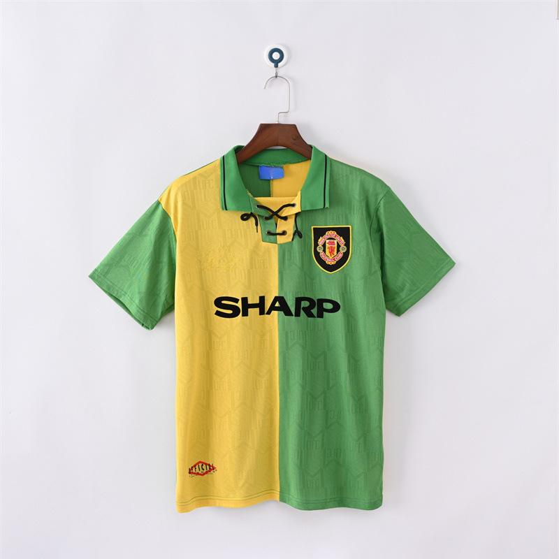 Manchester United Retro-Trikots Sporttrikots gibt es in verschiedenen Stilen, und das WM-Fußballtrikot ist ein Haarhersteller.