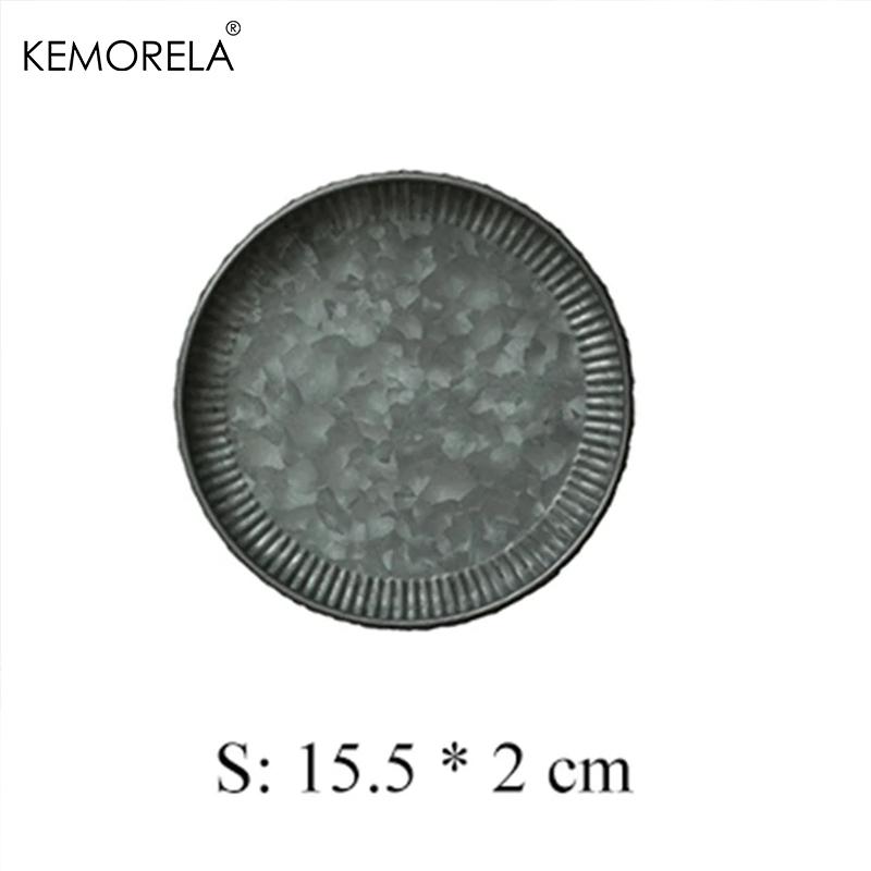 Retro Iron Plate Handcrafted Round Vintage Antique Wrought Storage Serving Iron Craft Lace Tray for Home Decor Church Wedding 6 Inches