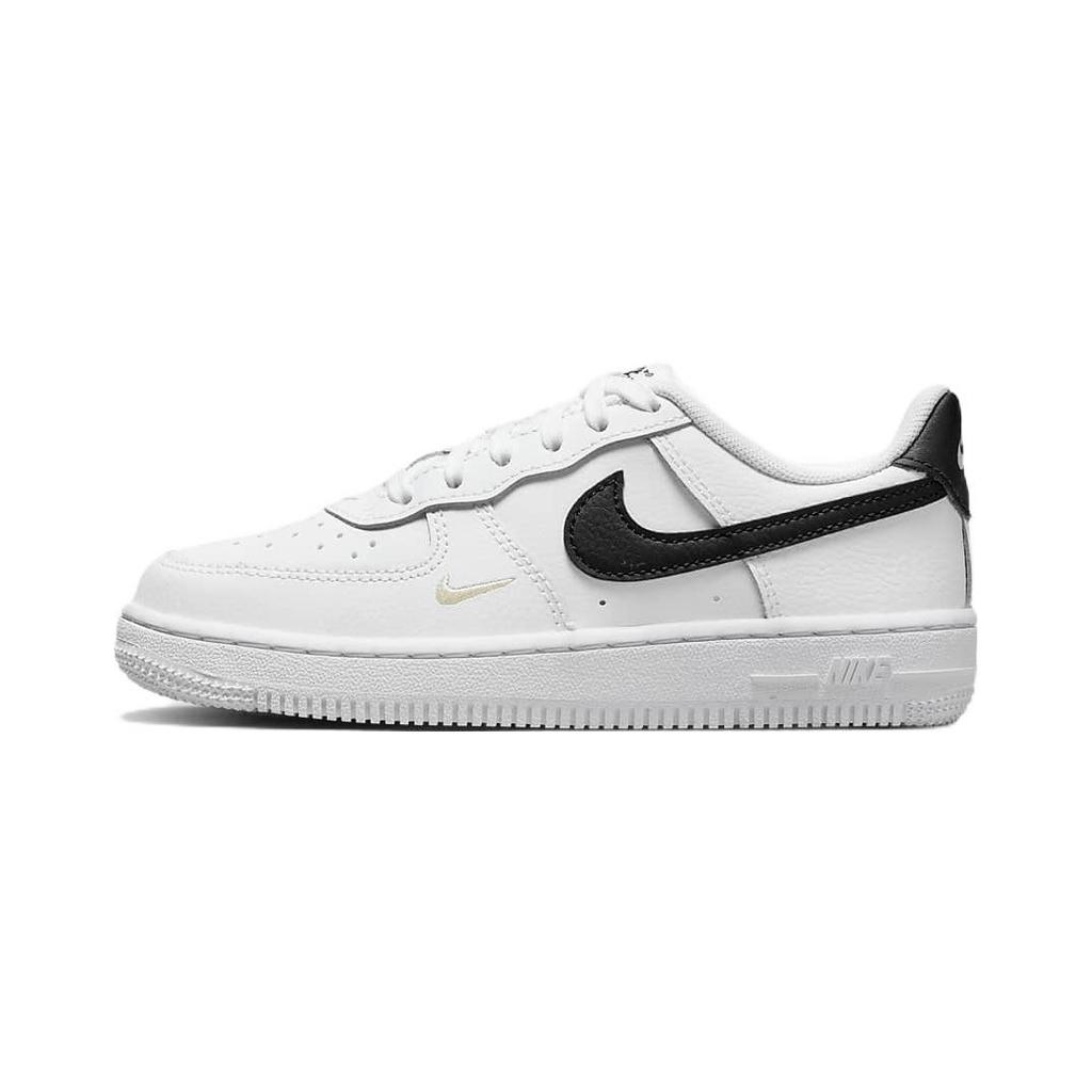 Nové Nike Air Force 1 SE 40. Protiskluzové Odolné proti opotřebení Nízké Skate boty Černé Bílé Dětské Věk 3 7 let FJ2887-100