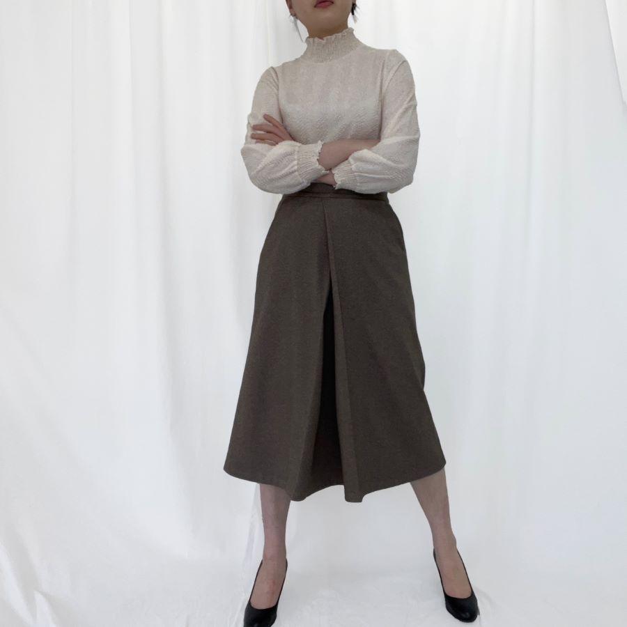 Olgangdijainseutyudio Long Diagonal Pleated Skirt