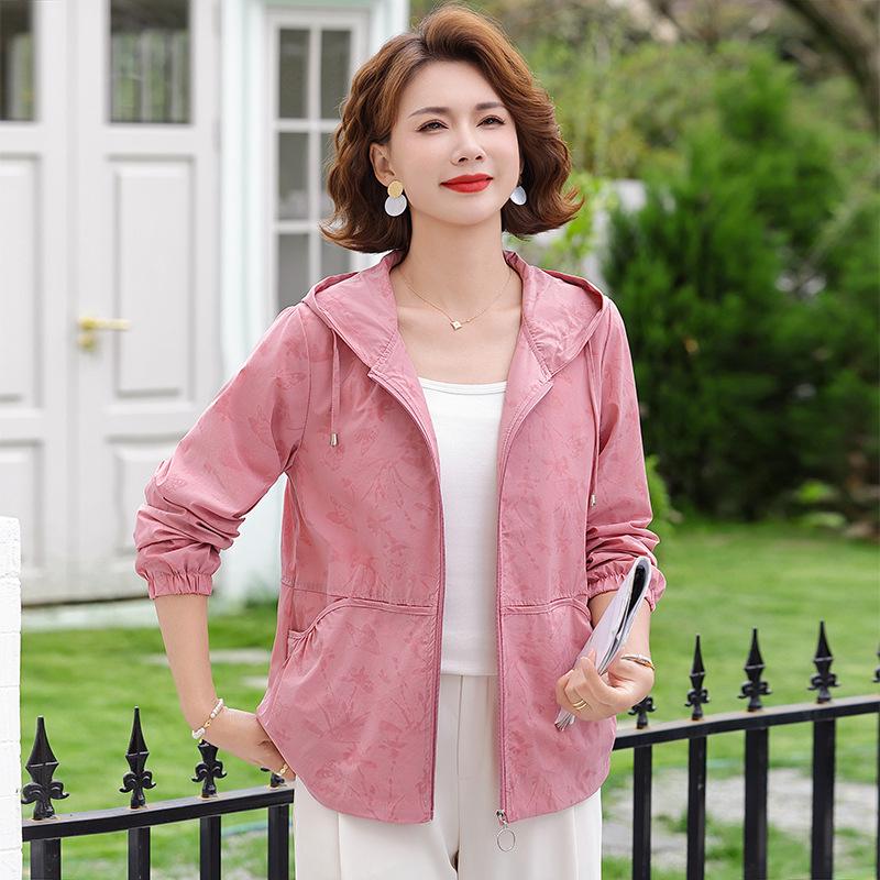 

Women s Hooded Jacket - 2026 Summer Fashion: Age-Defying, Slimming Sun Protection for Middle-Aged and Elderly 2XL (55-62.5 kg)