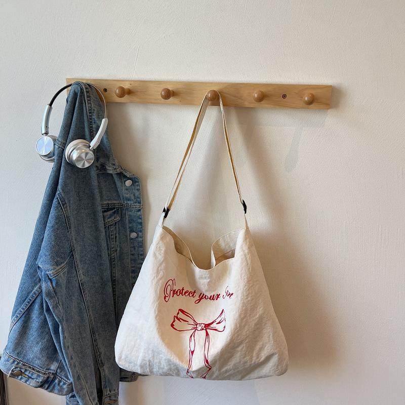 Casual Tote Bag Women's New Small Fresh Shoulder Messenger Bag Large Capacity Class Commuter Bag