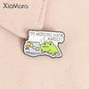 Cartoon-Frosch Emaille-Anstecker Lustiger Spruch Ich arbeite hart Kaum Tierischer Humor Spruch Anstecknadeln Revers-Abzeichen Schmuck Geschenke für Freunde