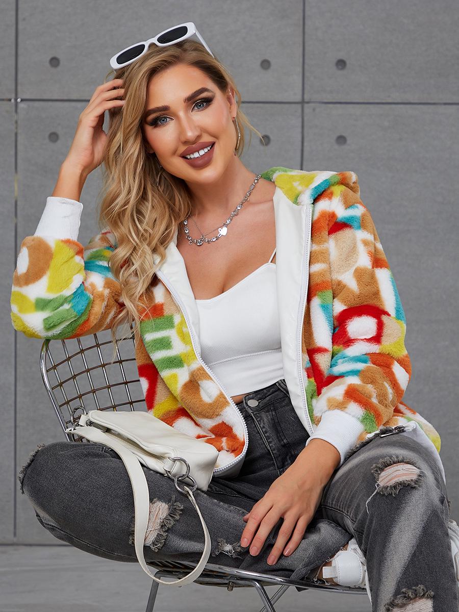 

2022 Цветная короткая женская куртка из искусственного меха с надписью Extra Large