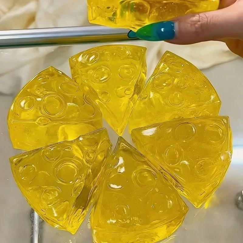 Jouets Fidgets Triangles au Miel et au Fromage Squishy Jouet à Presser Mochi Fromage Doux Jouet Sensoriel Anti-stress Amusant pour Enfants Adultes