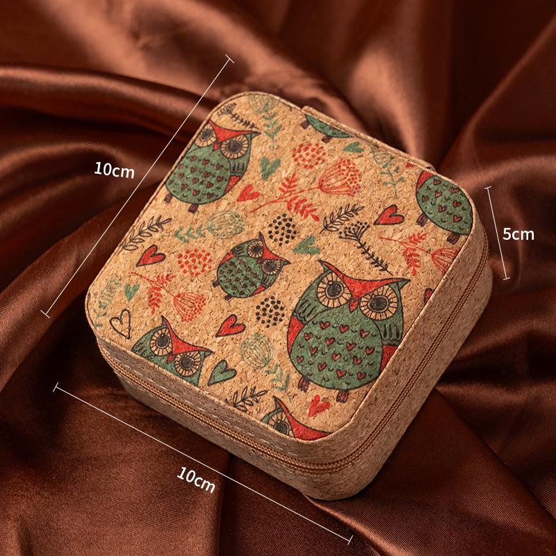 

Elegant Retro Cork Portable Jewelry Box for Earrings, Rings & Necklaces 10x10x5