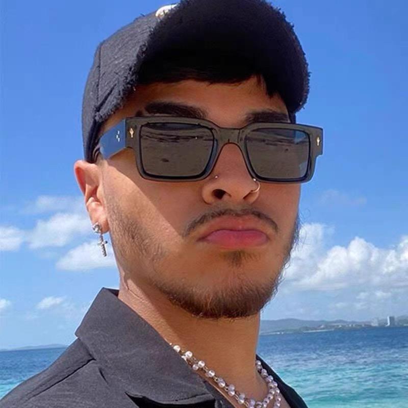 Classic Fashion Rivet Brand Designer Square Sunglasses Women For Men Luxury Vintage Punk Sunglasses Popular Hip Hop Shades Uv400