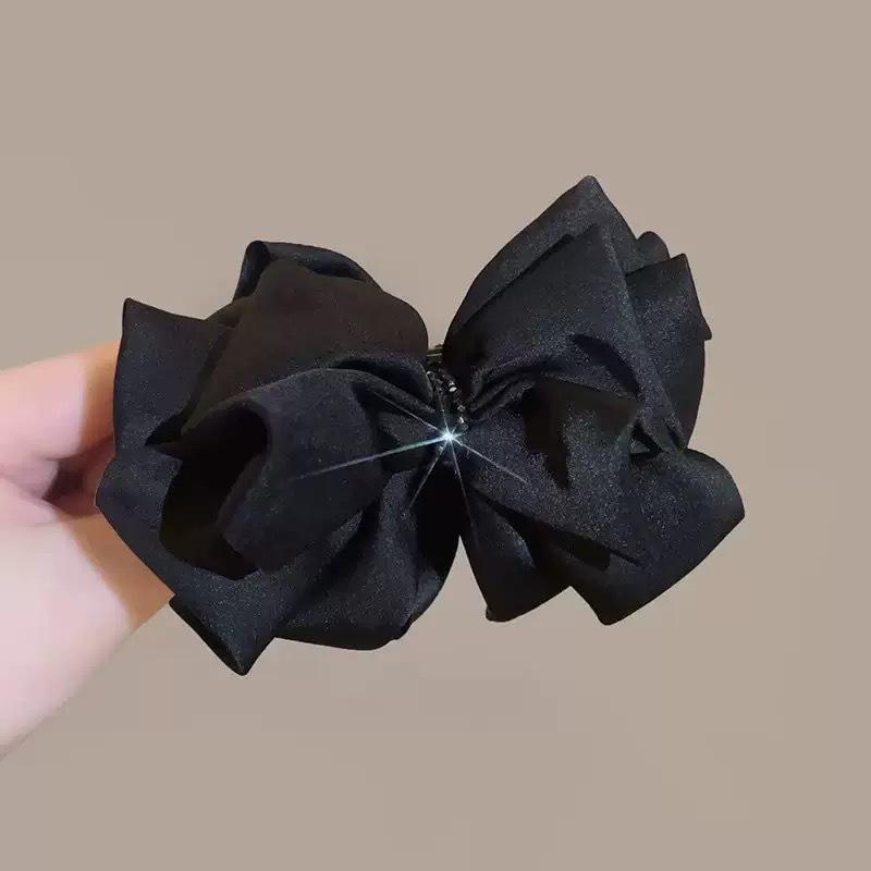 

Miyamoto Elegant Crystal Bow Hair Claw: 2025 Court-Style Headdress.