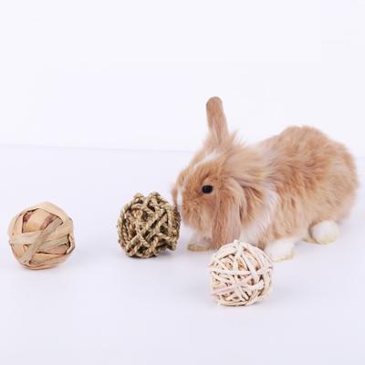 Haustiere 1 Stück Kauspielzeug geflochtene Kugel Meerschweinchen Kaninchen Hamster Kleintier Spiel Haustier Interaktives Kauspielzeug Natürliche Grasbälle 7CM