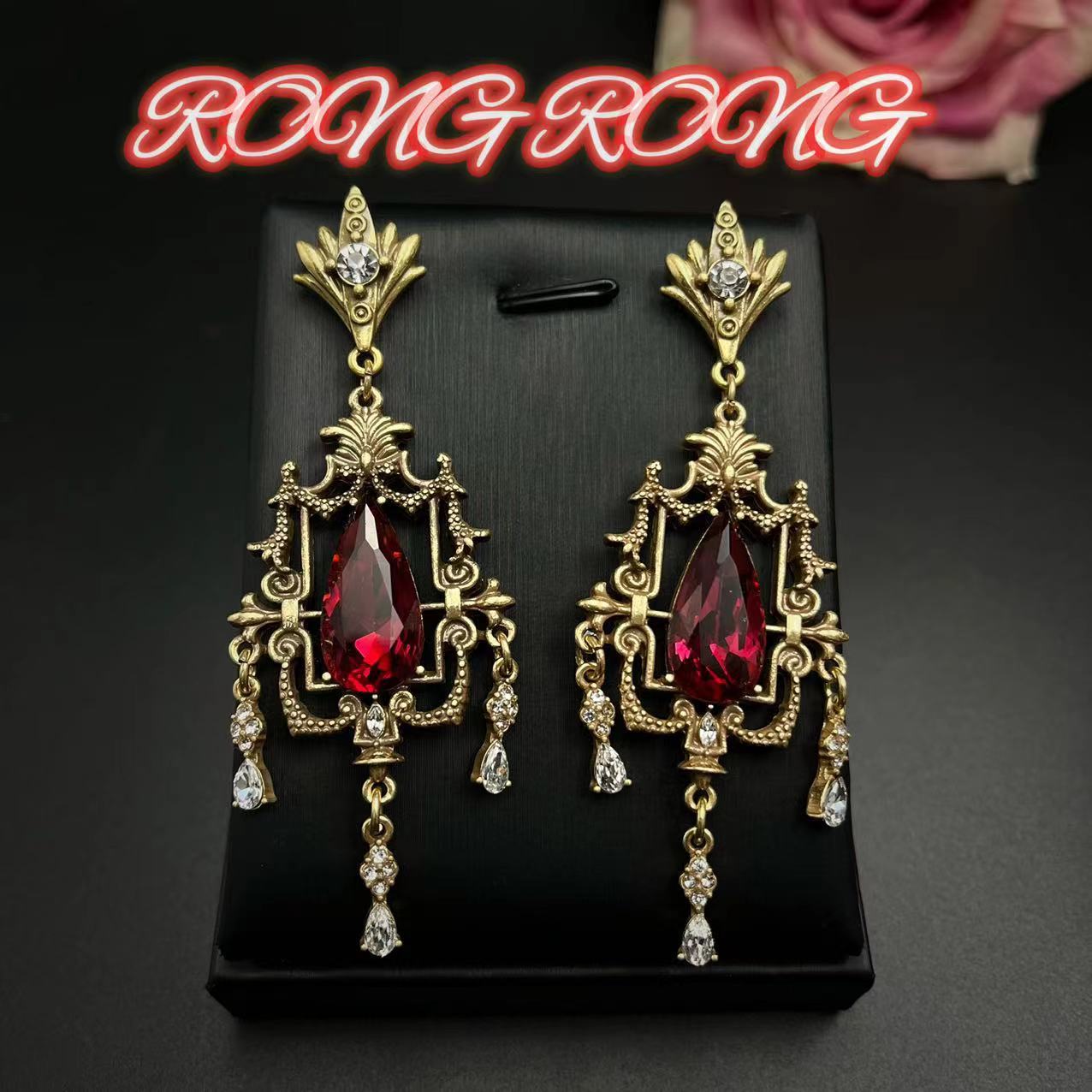 

French Retro Palace Feng Shui Drip Colored Gemstone Earrings With A Luxurious Feel Antique High Quality That Do Not Fade красный