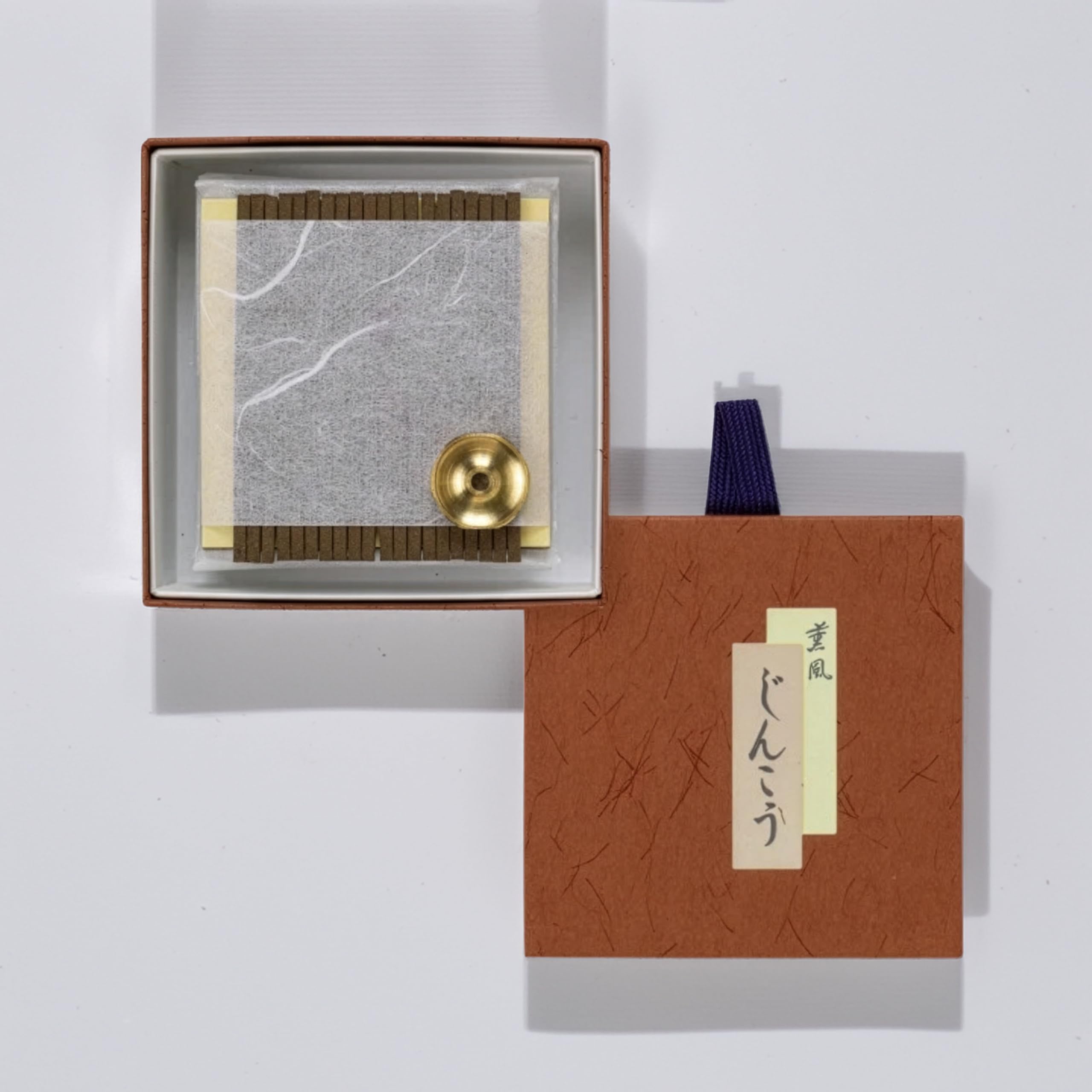 Fuin jinko incense sticks, 60 sticks, agarwood scent, with incense holder. For room fragrance.