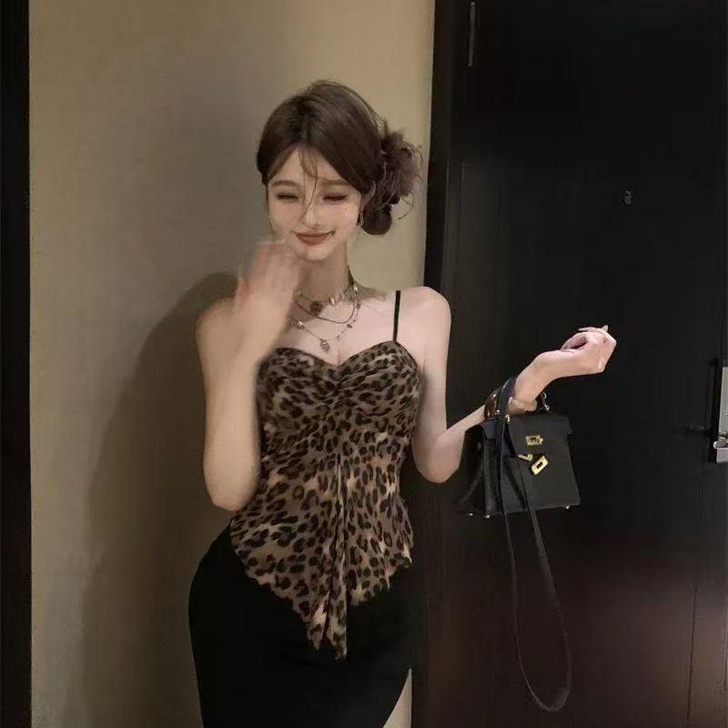 

Irregular Leopard Print One-Shoulder Crop Top for Women - Summer Sexy and Unique Spicy Thai Girl Style Large леопард друку кольору