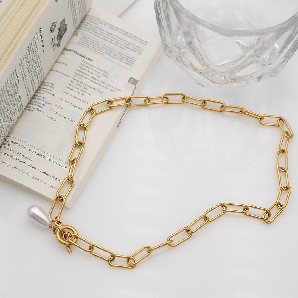 Fashion Temperament Ot Buckle Pearl Pendant Necklace Women'S Light Luxury Niche Geometric Pearl Collarbone Chain