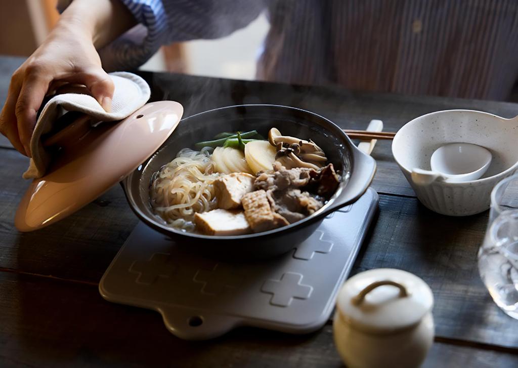 TAMAKI Thermatech Single Use Ultra Light Direct Fire Shallow Pot Size White Height 11cm Easy To Use Light Ceramic 720ml 6.5 22.5x19.5x T-960332