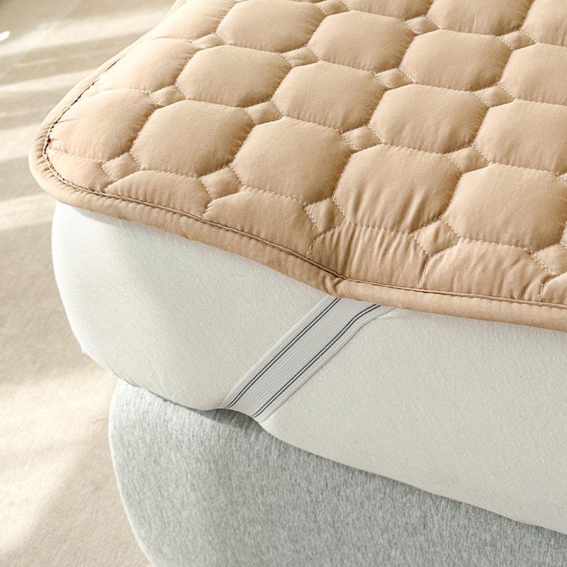 Quilted Mattress Cover Breathable Mattress Protector,Bed Sheet with Straps,Soft,Washable,Anti-Slip,Hypoallergenic, Noiseless