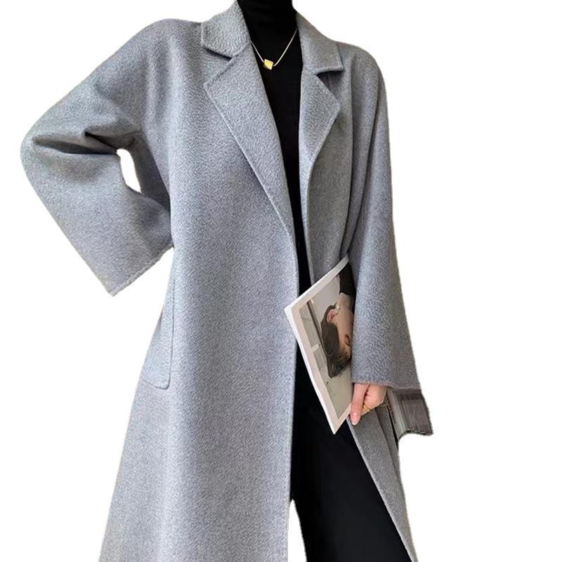 Max Family Style 2023 Women's Extra Long Wool Coat in New Water Ripple Design