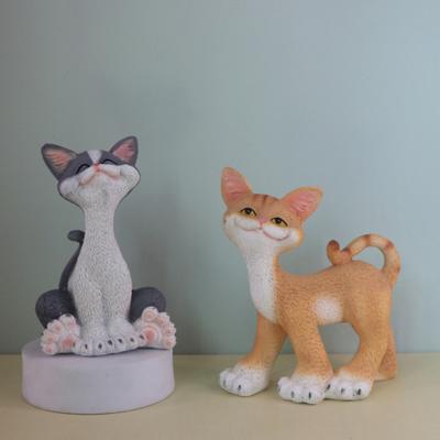 Fortune Cat Ornament Resin Material Fine Craftsmanship Cat Sculpture Wealth Symbol Decor