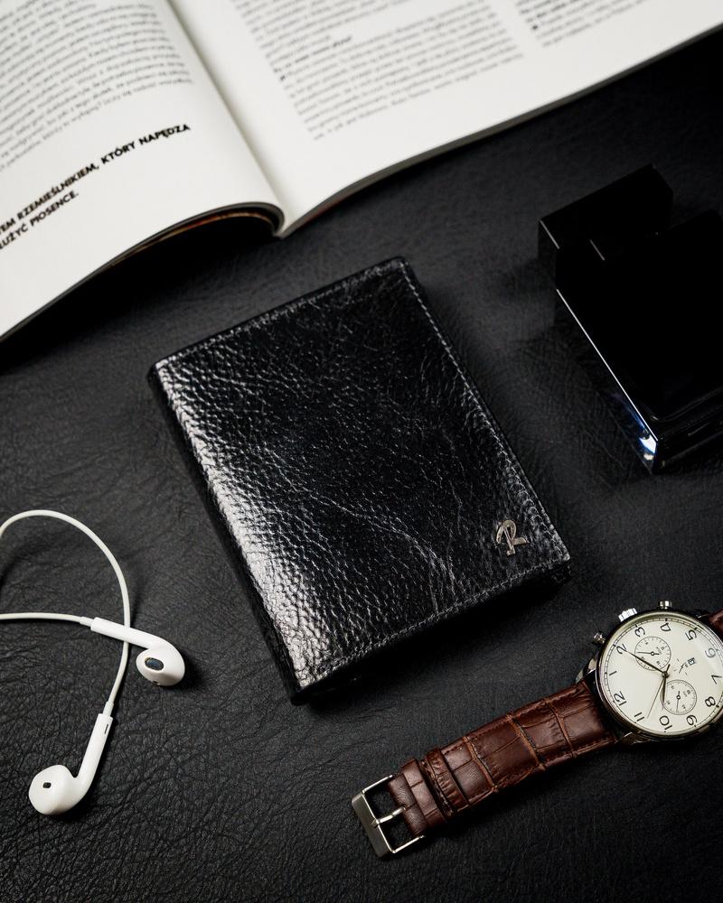 Classic men's vertical wallet made of natural leather with RFID technology - Rovicky