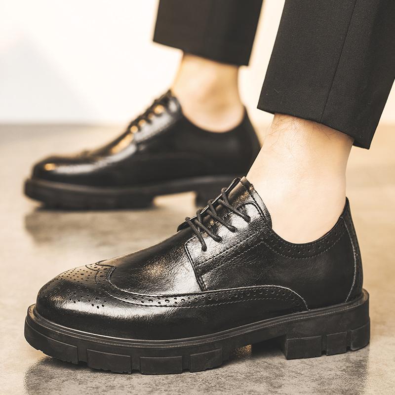 Fashion Italian Brand Men's Brogue Shoes Classic Black Men's Business Casual Shoes Thick Soled Dress Shoes Versatile Banquet Suits