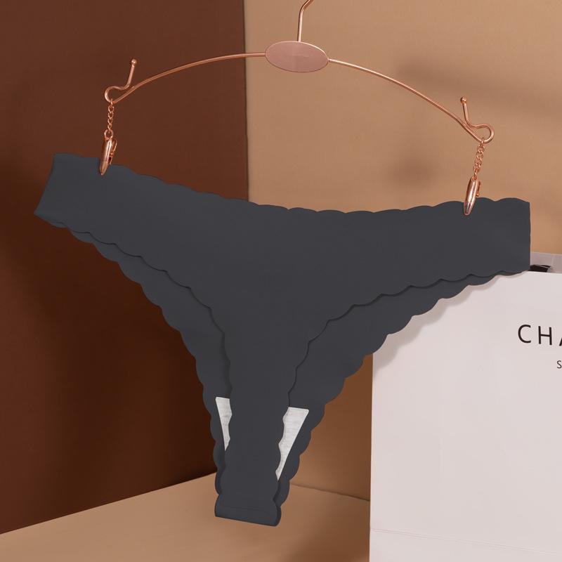 Women's Ice Silk Low-Waist Seamless Panties with Pure Cotton Crotch - Sexy European & American Plus Size Triangle Design