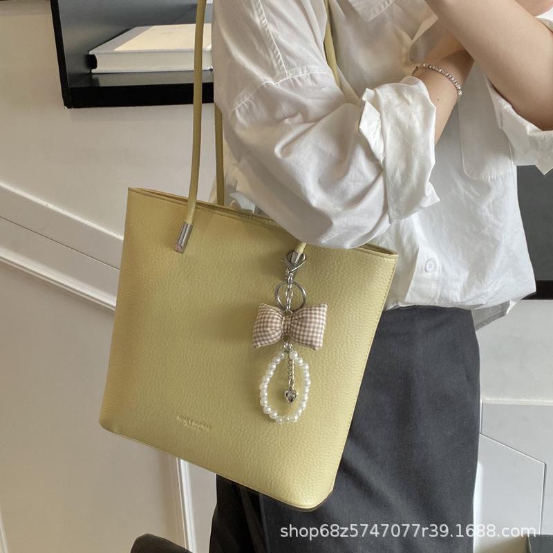 2025 New Simple Commuter Underarm Bag Stylish Large Capacity Shoulder Bag Retro Textured Women's Tote Bag