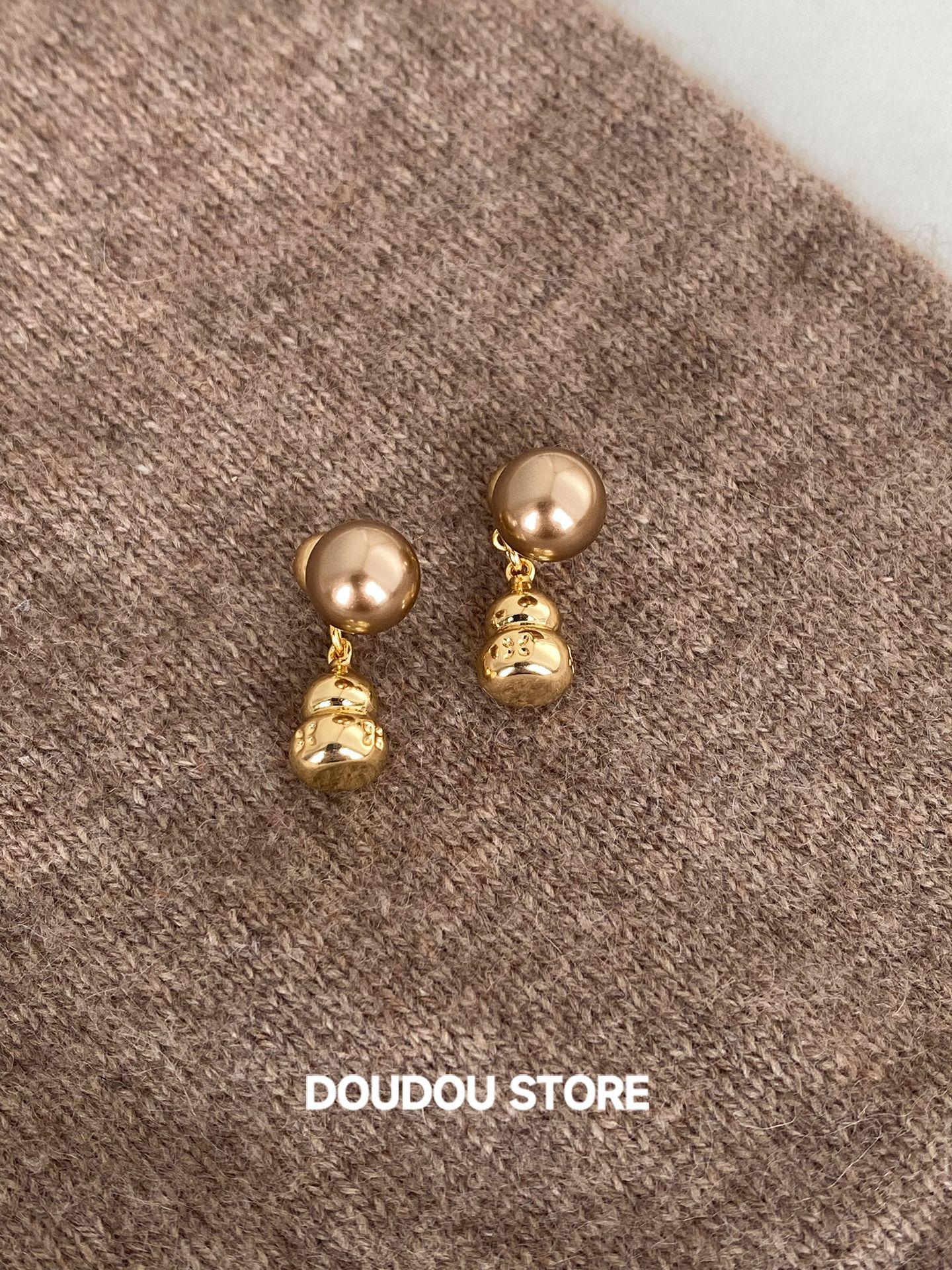New Chinese style pearl metal gourd stud earrings style sense fashion niche design New Year s earrings