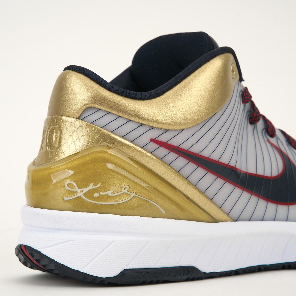 Nike Scarpe da Ginnastica Unisex Zoom Kobe 4 Protro Medaglia d'Oro 2024 Bianco Ossidiana Scuro Rosso Varsity FQ3544-100