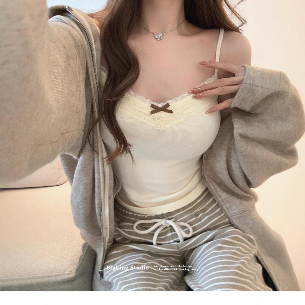 Kořeněná dívka krajková camisola s vycpávkami na hrudi a designem mašličky