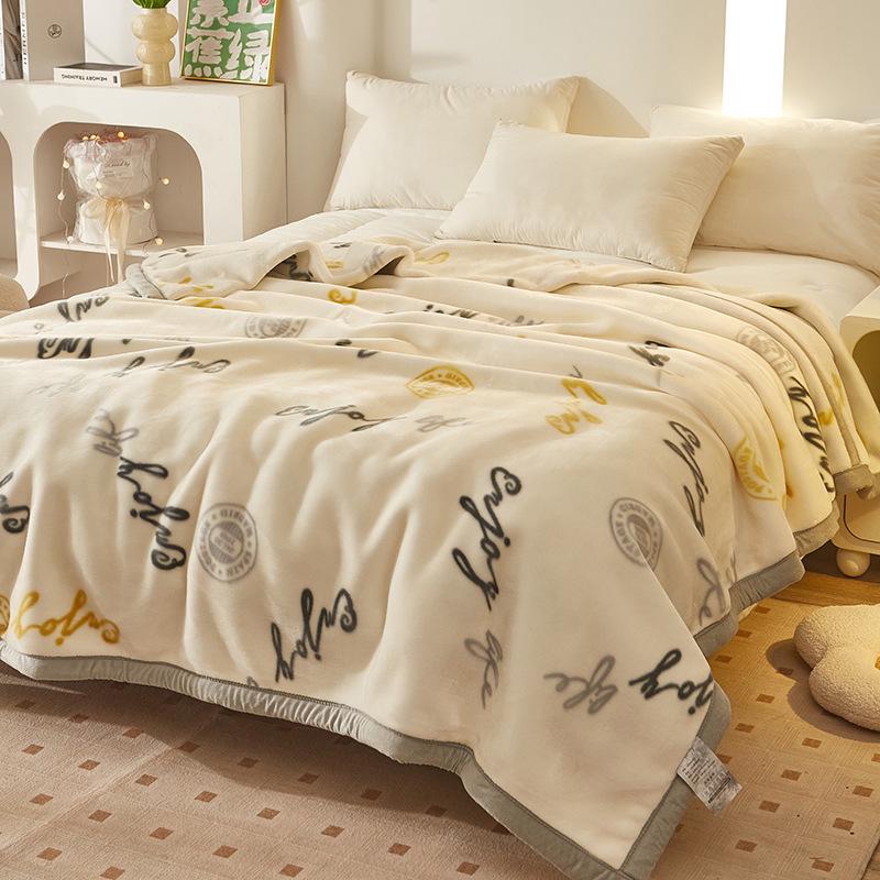 Winter Thickened Raschel Wedding Blanket – Double Layer Quilt for Students & Couples